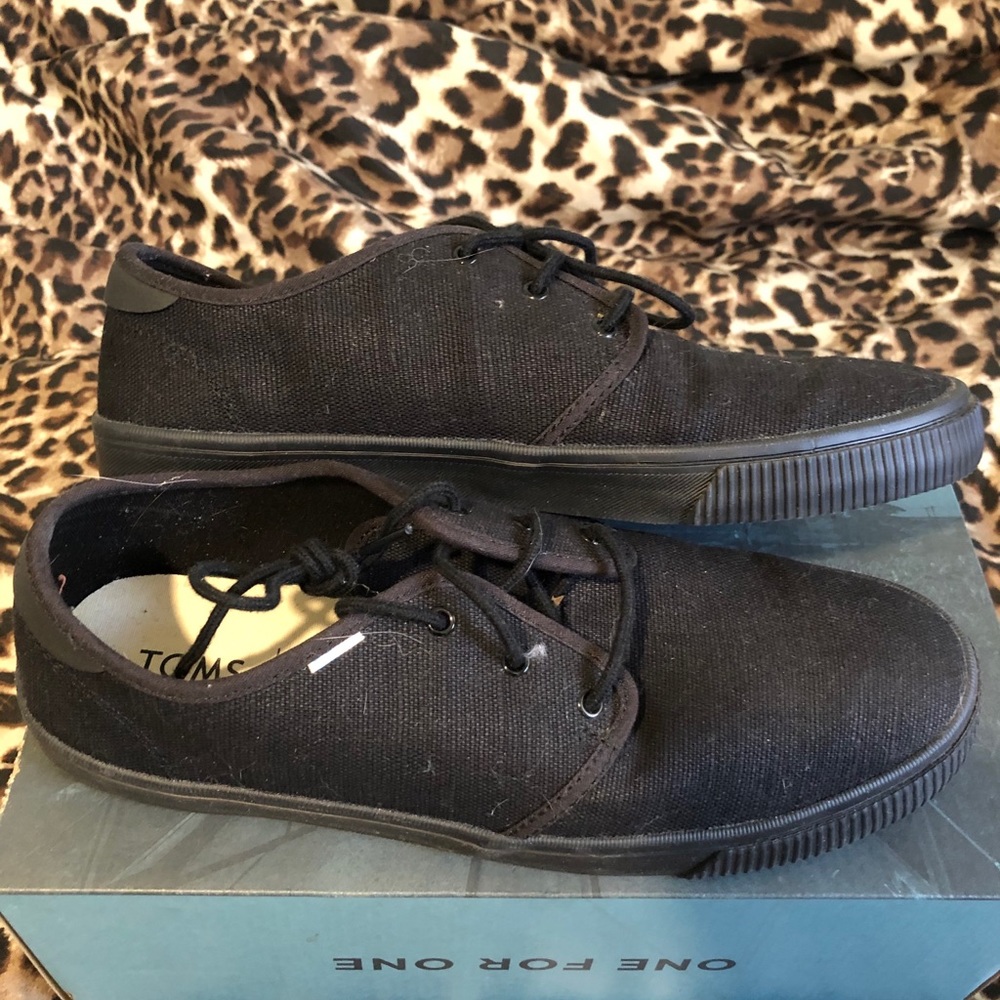 Toms Shoes